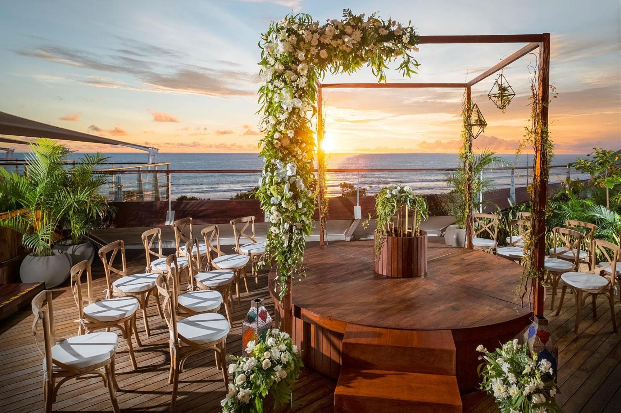Double - Six, Luxury Hotel - Seminyak Εξωτερικό φωτογραφία The rooftop at the Beverly Hills Hotel