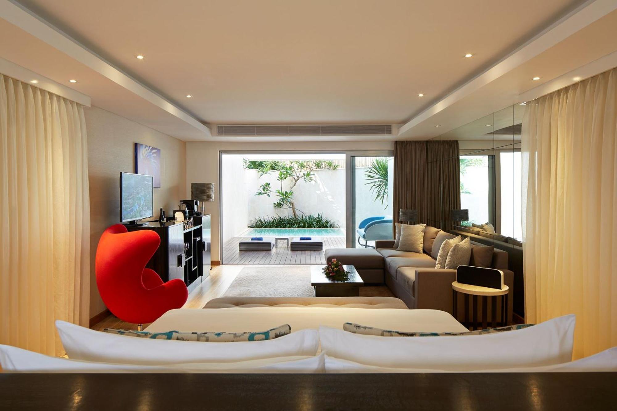 Double - Six, Luxury Hotel - Seminyak Εξωτερικό φωτογραφία A living room in a private villa at the resort