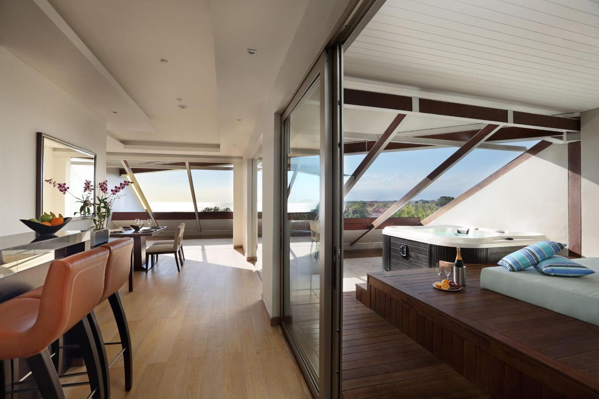 Double - Six, Luxury Hotel - Seminyak Εξωτερικό φωτογραφία Interior of a penthouse apartment