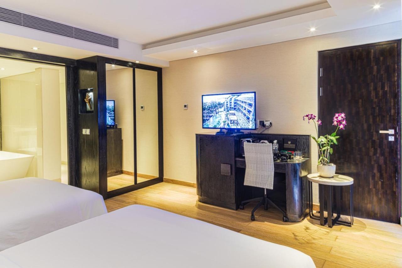 Double - Six, Luxury Hotel - Seminyak Εξωτερικό φωτογραφία A room at the hotel